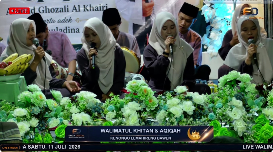 Kyai Ahmad Paryono menyampaikan tausiyah pada pengajian Walimatul Khitan dan Walimatul Aqiqah di Kenongo, Bawen, Kabupaten Semarang.