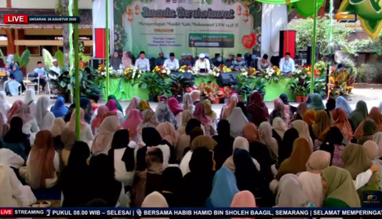 SMADA Bersholawat di SMAN 2 Ungaran, Ratusan Siswa Larut dalam Sholawat dan Tausiyah