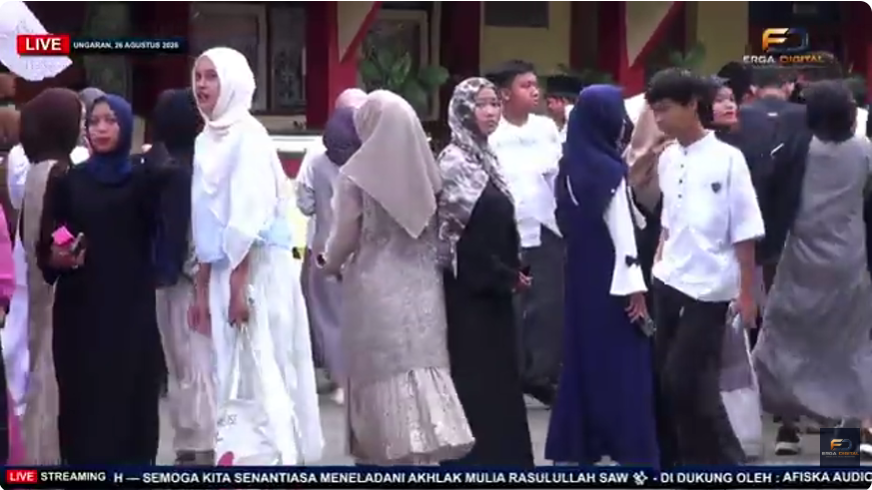 SMADA Bersholawat di SMAN 2 Ungaran, Ratusan Siswa Larut dalam Sholawat dan Tausiyah